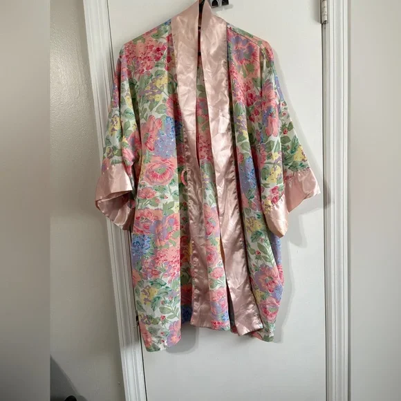 Vintage Victoria’s secret Pink Robe One Size Floral Gold Label - Picture 2 of 8